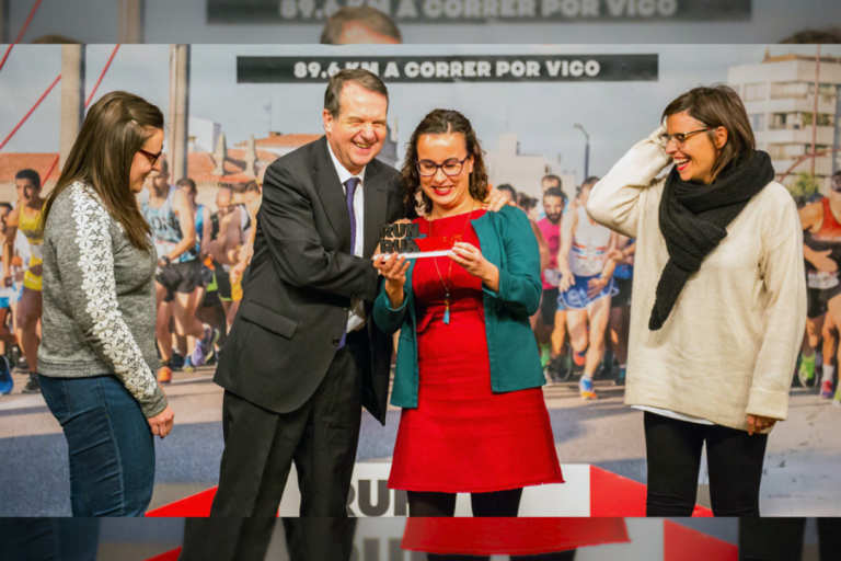 A Carreira Solidaria pola Esclerose Múltiple de AVEMPO gaña o premio ‘Run Run Vigo 2017’ á mellor carreira popular